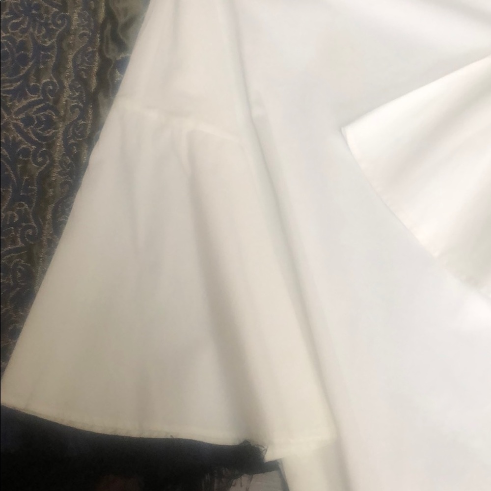 White top - Picture 3 of 5